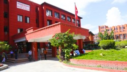 सार्वजनिक बिदाका दिन पनि स्वास्थ्य सेवा नरोक्न मन्त्रालयको निर्देशन