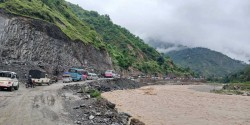 वर्षा र पहिराले देशका प्रमुख राजमार्ग अवरुद्ध, यात्रा गर्नुअघि सतर्कता अपनाउन आग्रह