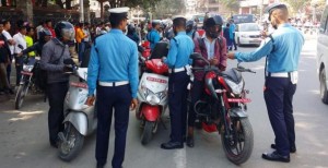 ट्राफिक प्रहरीले गर्‍यो १९ सय बढी सवारी चालकलाई कारबाही