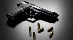 प्रहरी हिरासतबाट भागेका लागुऔषध मुद्दाका थुनुवासँगै भेटियो प्रहरीको पेस्तोल