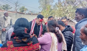 बाँके क्षेत्र नम्बर २ का टोल-टोलमा पुगेर आशिर्वाद थाप्दै कांग्रेसका सुधान्सु