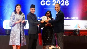 अकोराब अध्यक्ष अर्जुन गिरीलाई ‘लाइफ टाइम एचिभमेन्ट’ अवार्ड