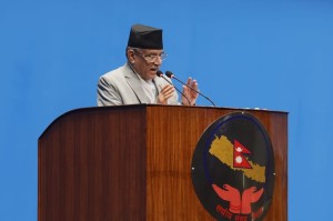 'बोलेकै भरमा नागरिकलाई हतकडी लगाइरहेको सरकारले भोलि यस्तो विधेयक पारित भए के गर्ला?’:प्रचण्ड