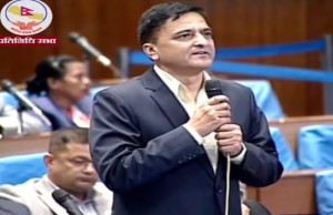 निर्मल निवासबाट लफङ्गाहरूलाई माला लगाएर जनताको घर जलाउन पठाइयो: योगेश भट्टराई