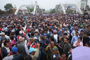 शिक्षक आन्दोलनको २७ औं दिन, माधव नेपाल र झलनाथलाई शिक्षकले भने तपाईंहरु यहाँ आउनु पर्दैन
