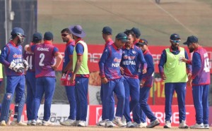 नेदरल्याण्ड्सविरुद्द बलिङ गर्दै नेपाल