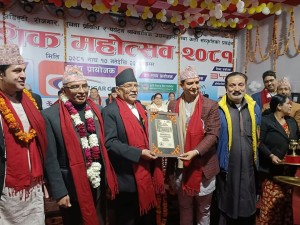 प्रचण्डले भने- बाँके-बर्दियाको हित र विकासका लागि सधै साथ रहन्छ, प्रादेशिक महोत्सवको उद्घाटन