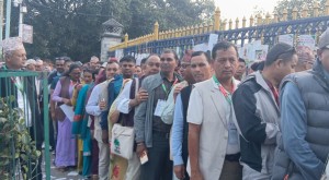कांग्रेस महाधिवेशन: नयाँ नेतृत्व चयनका लागि मतदान, लाइनमा मतदाताहरु