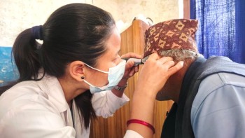 बैजनाथको नि:शुल्क कान शिविरमा ८१६ जनाले लिए सेवा