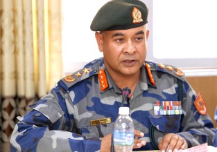 सीमा क्षेत्रमा थप कडाइ गर्न सशस्त्र प्रहरी प्रमुख अर्यालको निर्देशन,गल्ती गरे कारबाही भोग्न तयार रहन चेतावनी