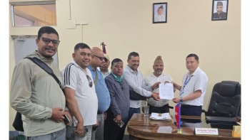 मूल्यवृद्धिविरुद्ध आन्दोलन: बाँके निर्माण व्यवसायी संघले प्रमुख जिल्ला अधिकारीलाई बुझायो ज्ञापनपत्र