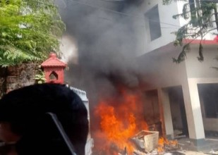 नेपाली कांग्रेस बाँकेको पार्टी कार्यालय जेन-जीको आगजनी