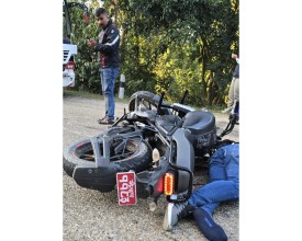 अगैया नजिकको बसको ठक्करबाट मोटरसाइकल चालक गम्भीर घाइते