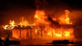 भीषण आगलागीबाट धनमालसहित दर्जनौं घरपालुवा जलेर नष्ट
