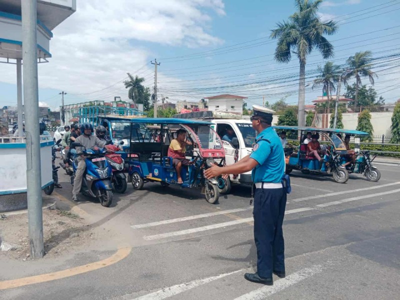 बाँके ट्राफिक प्रहरीको दुर्घटना न्यूनीकरण अभियान.......
