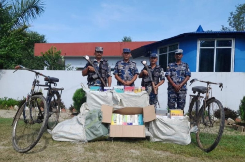 सशस्त्र प्रहरीद्वारा बर्दियाबाट ४८ लाखको इलेक्ट्रिक चुरोट बरामद