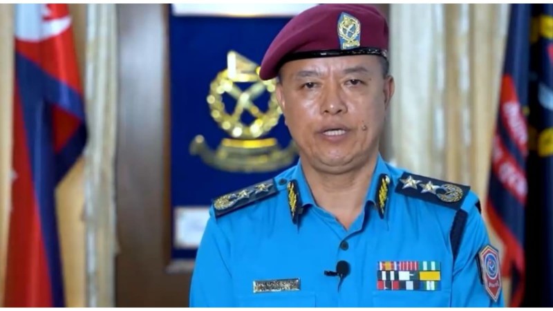 चुनौतीको डटेर सामना गर्न प्रहरी कर्मचारीलाई आईजीपी खापुङको निर्देशन