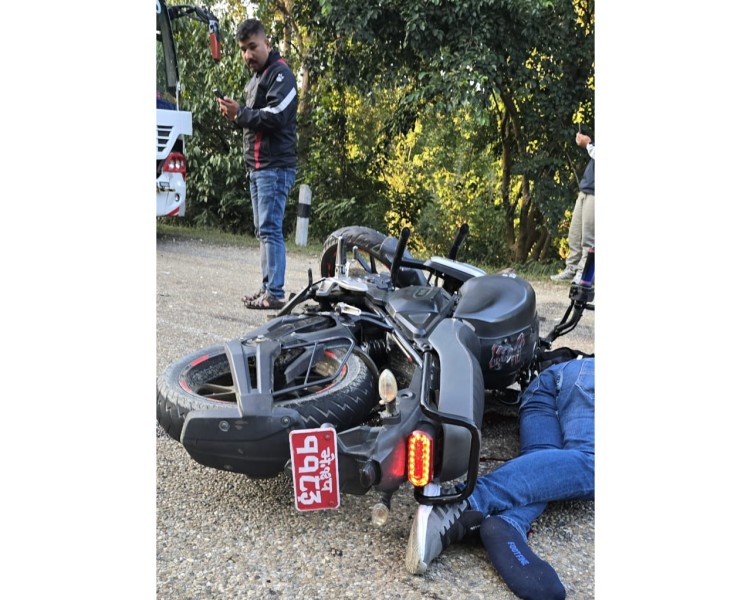 अगैया नजिकको बसको ठक्करबाट मोटरसाइकल चालक गम्भीर घाइते