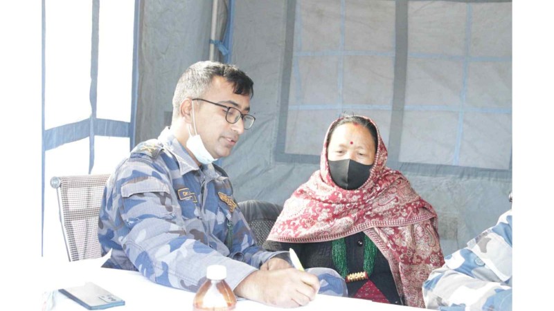 सशस्त्र प्रहरीको निःशुल्क स्वास्थ्य शिविर, २४५ स्थानीयले पाए सेवा