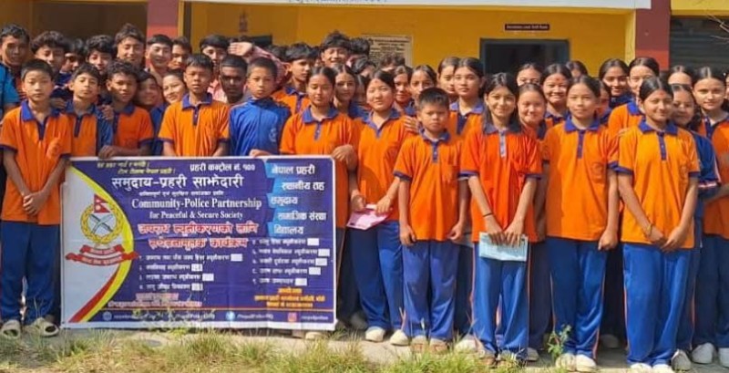 सचेतना विद्यालयमै: धनौली प्रहरीको टोलीद्वारा विद्यार्थीलाई सुरक्षा शिक्षा