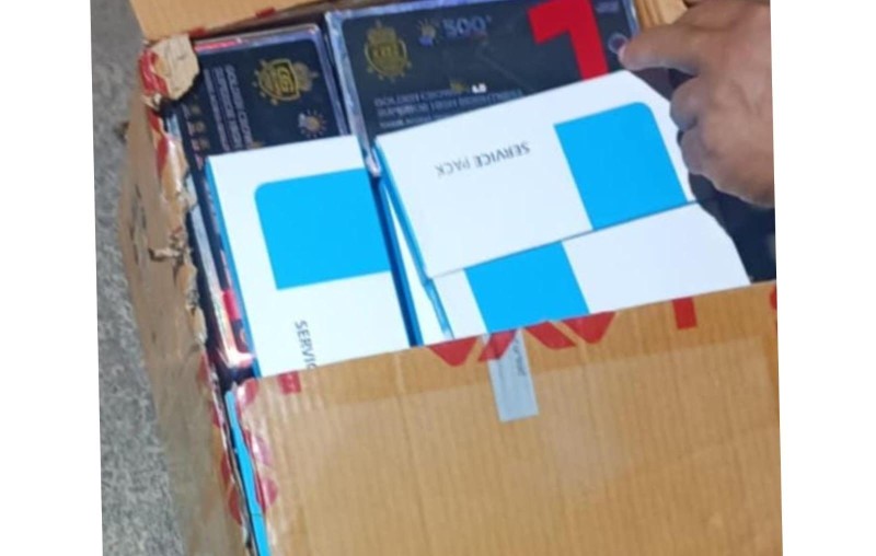 सशस्त्र प्रहरीले नेपालगन्जबाट बरामद गर्‍यो लाखौं रुपैयाँको मोबाइल डिस्प्ले