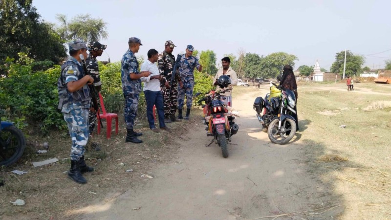नरैनापुरका सीमा नाकाबाट आउजाउ गर्नेमाथि विशेष निगरानी