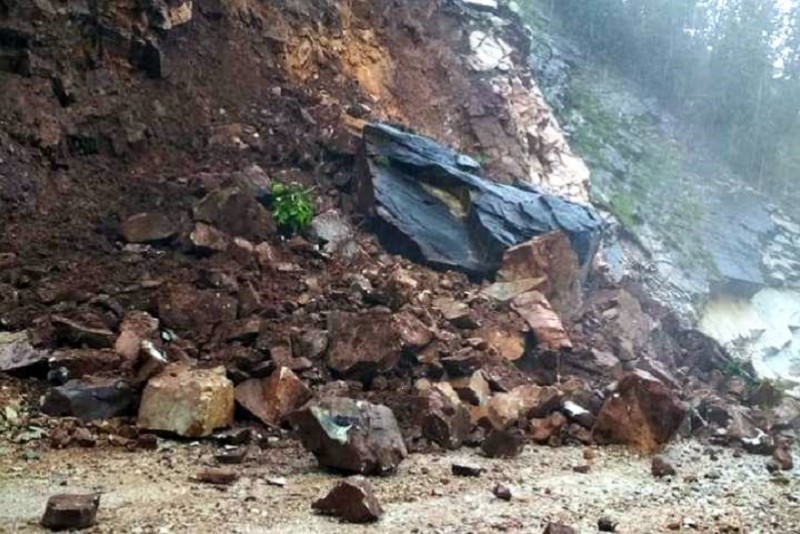 काठमाडौंको नागर्जुनमा रेस्टुरेन्टमाथि खसेको पहिरोमा पुरिएर २२ वर्षीय युवकको मृत्यु