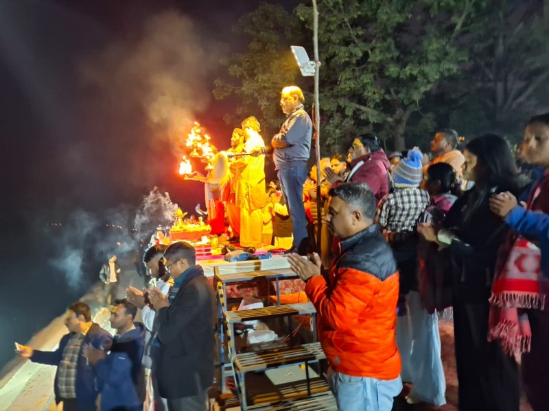 डुडुवाको राप्ती नदी सिधनियाघाटमा ५ औं संस्करण गंगा महाआरती